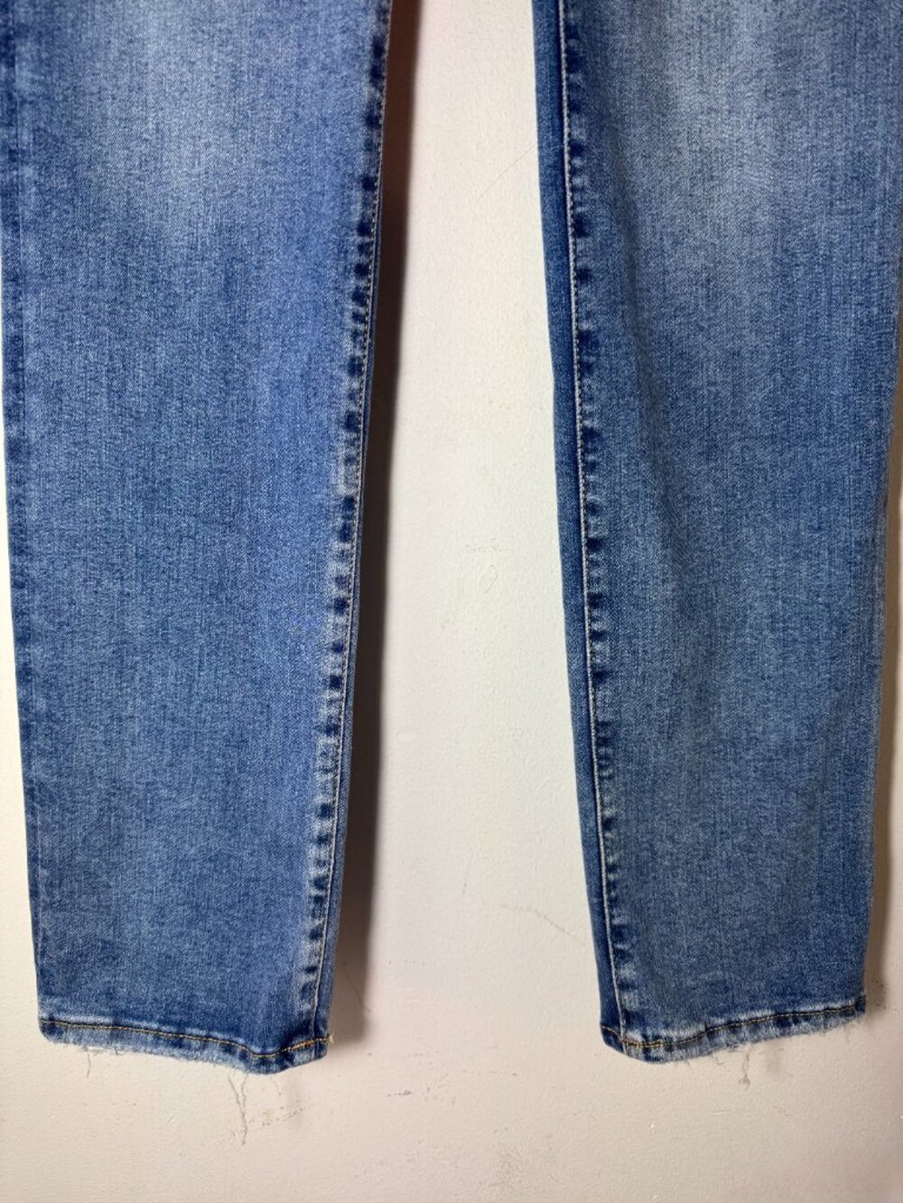 Good American Good Legs Straight Jeans Size 00 4 32 Inseam - Picture 4 of 10
